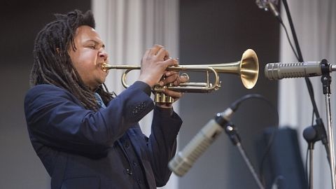 Джазовые понедельники в Caribbean Club: звездные Dennis Adu Quintet, Ivonika и арт-коллектив Imaginarium