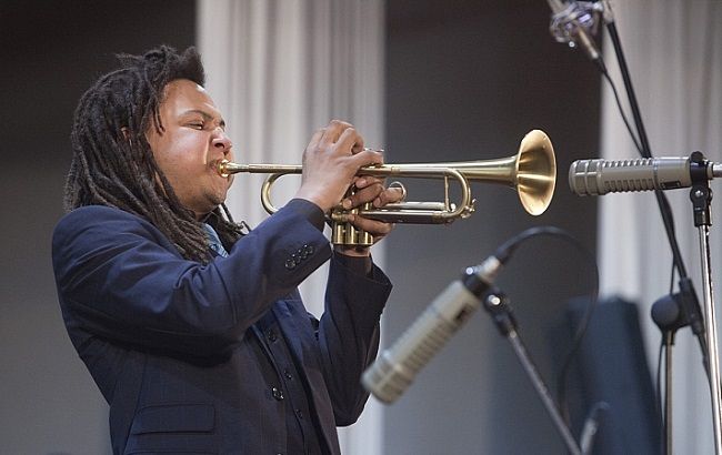 Джазові понеділки в Caribbean Club: зоряні Dennis Adu Quintet, Ivonika і арт-колектив Imaginarium