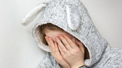 Под Киевом пенсионер развращал 14-летнюю девочку