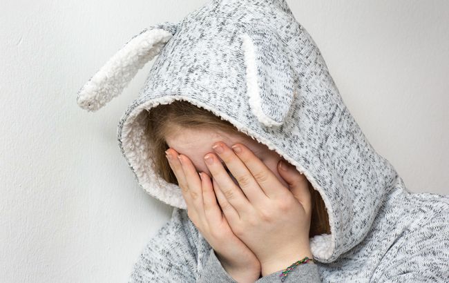 Покарали за поведінку: у Дніпрі вихователі прив'язали дитину до стільця