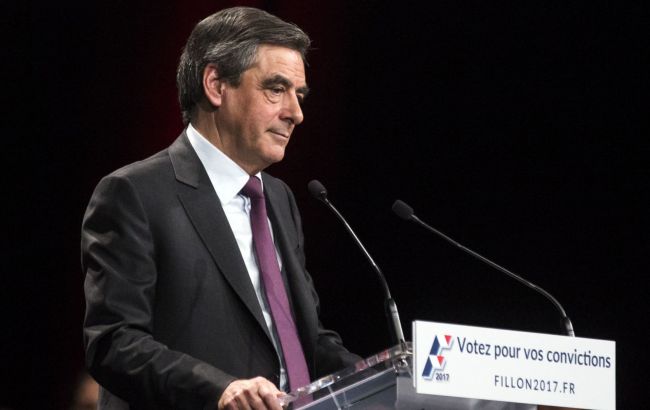 Экс-премьер Фийон признал поражение на выборах во Франции
