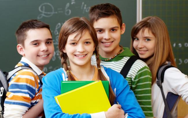 Украинским старшеклассникам предлагают платить стипендию
