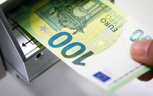 У країнах ЄС вводяться в обіг нові купюри у 100 і 200 євро