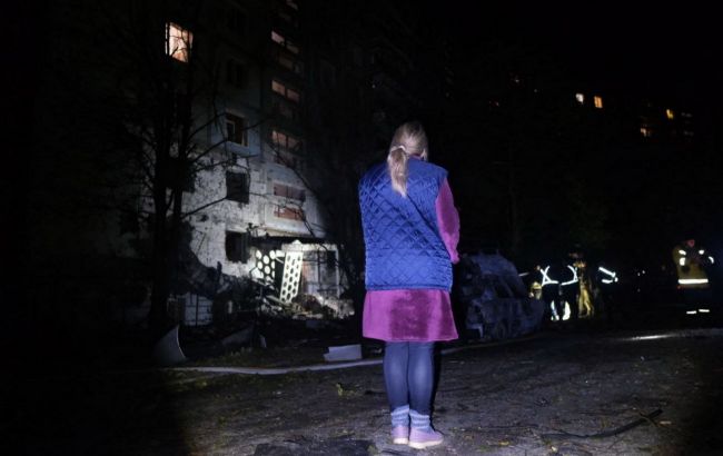 РФ попала в жилые дома, в городе пожары и жертвы: все о ночной атаке на Запорожье