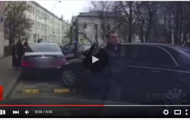 Город непуганных "Майбахов": в Москве столкнулись два лимузина