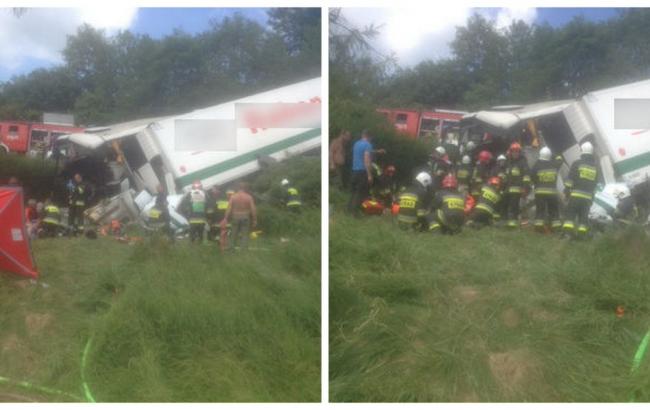 У Польщі автобус з дітьми зіткнувся з вантажівкою, госпіталізовано 20 осіб