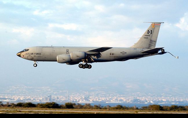 США перекинули в Україну 4 літаки для заправки стратегічних бомбардувальників