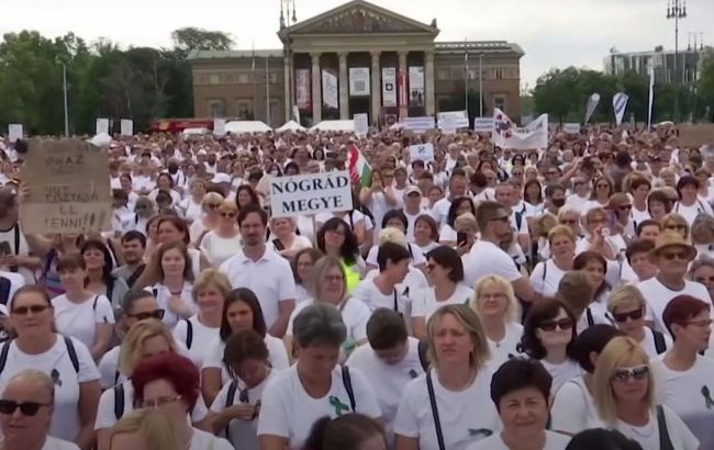 В Угорщині більше тисячі медсестер вийшли на протести: вимагають підвищення зарплати