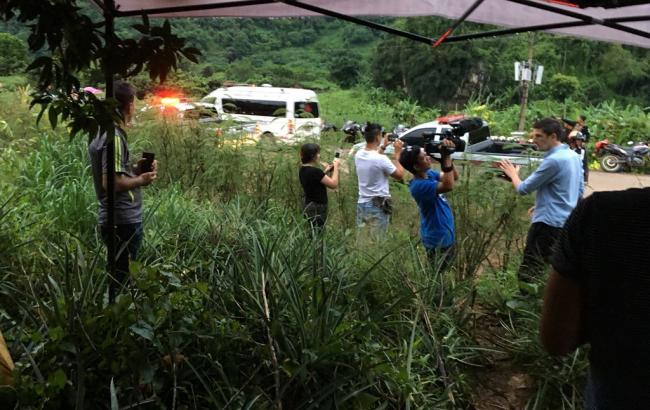 У Таїланді рятувальники визволили з печери ще двох дітей