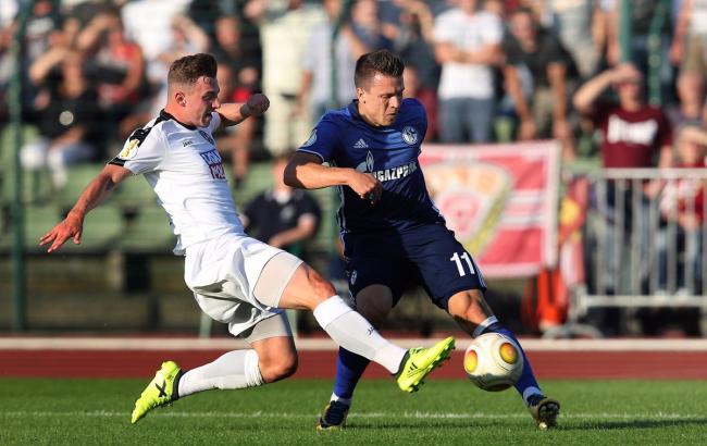 Дубль Коноплянки принес "Шальке" победу в матче Кубка Германии