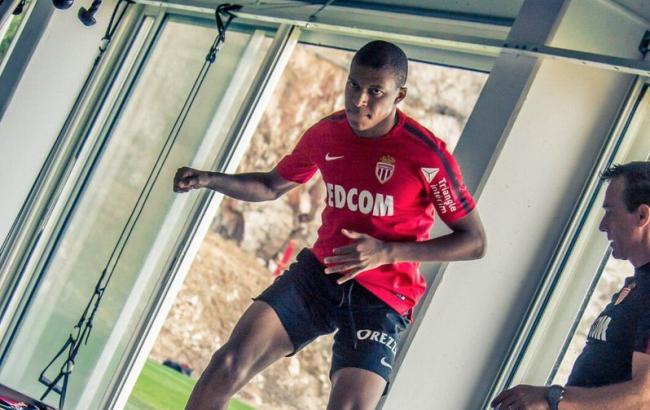 Мбаппе відсторонений від тренувань з "Монако"