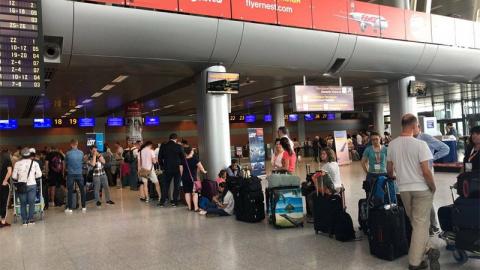 Аэропорт "Львов" временно прекратил обслуживать рейсы Yanair из-за задолженности