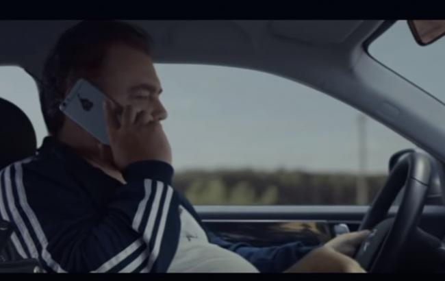 В России двойник ДиКаприо снялся в рекламе водки