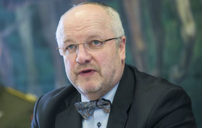 Министр обороны Литвы посетит Украину