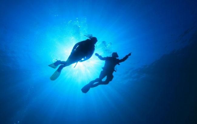 Нырял с инструкторами: на украинском курорте произошло ЧП (фото)