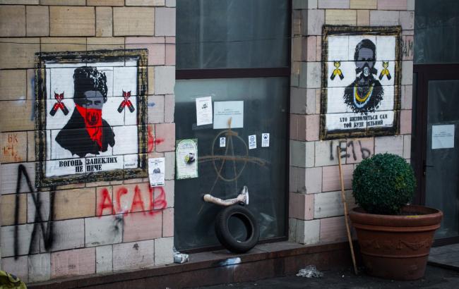Активист припомнил неприятные факты о владельце здания, где были граффити времен Майдана
