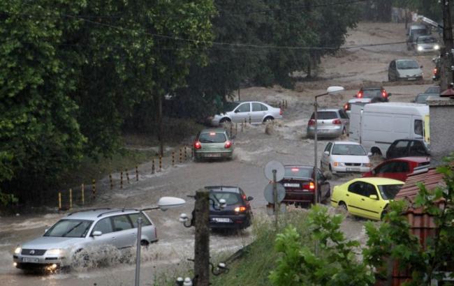 Проливні дощі в Болгарії: є загиблі і зниклий безвісти