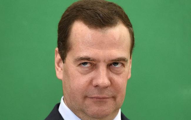 Медведев забанил Навального за обвинения в коррупции