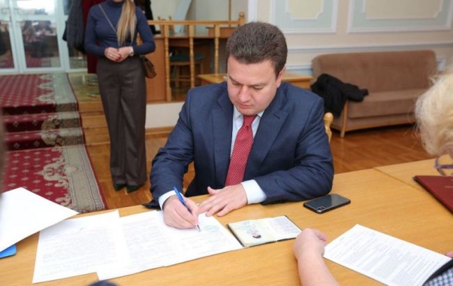 Бондарь подал документы в ЦИК для регистрации кандидатом в президенты