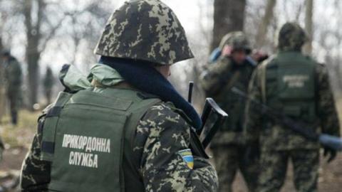 Прикордонники затримали трьох нелегалів на кордоні з РФ і Словаччиною