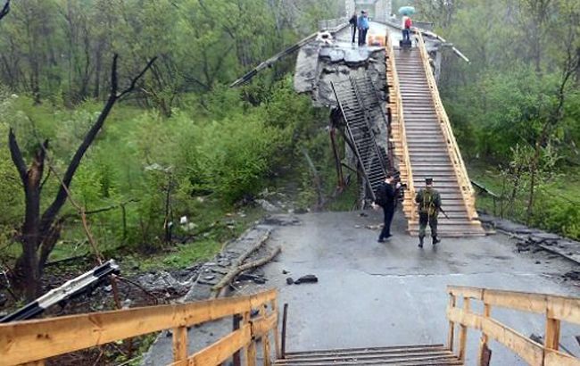 Бойовики блокують ремонт моста в Станиці Луганській