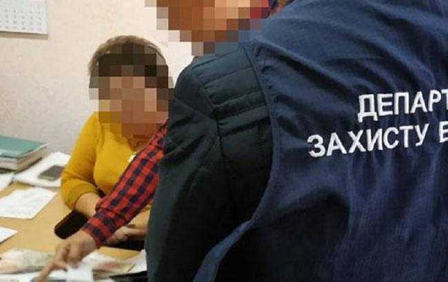 В Днепропетровской области задержали на взятке работника лицея
