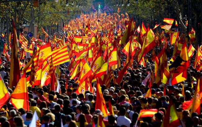 В Барселоне прошла массовая акция против независимости Каталонии