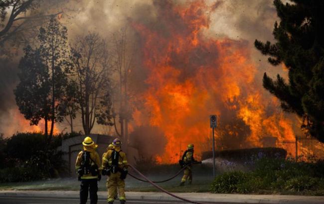 Внаслідок пожеж у Каліфорнії ввели надзвичайний стан