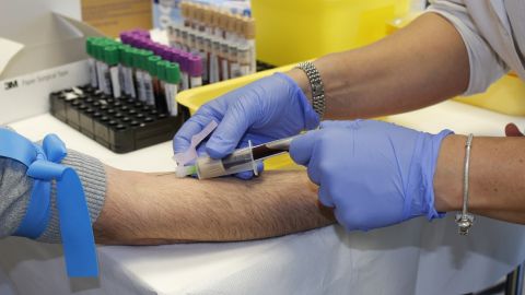 Потрібна 4 група крові негативна: допоможіть врятувати маму двох маленьких дітей в Одесі