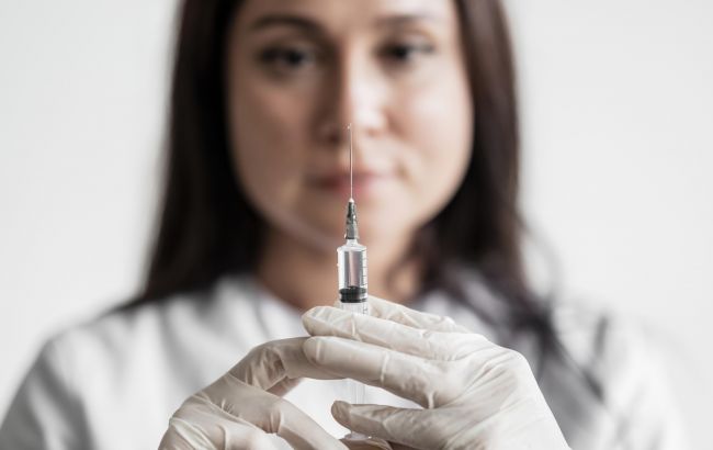 В США за полтора месяца первую прививку от COVID получили 8% жителей
