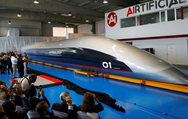 В Испании показали первую в мире пассажирскую капсулу Hyperloop