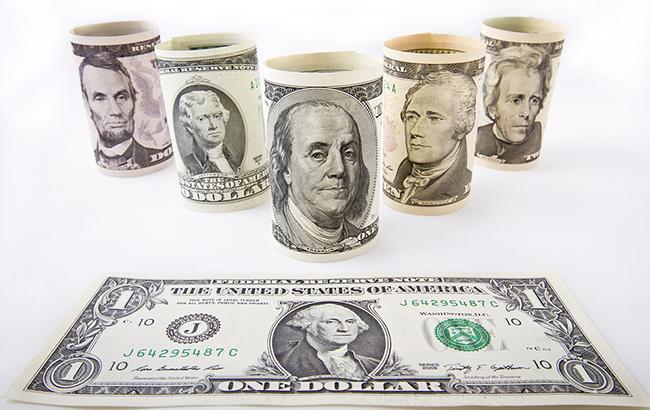 Курс доллара на межбанке 16 февраля повысился до 27,03 гривен/доллар