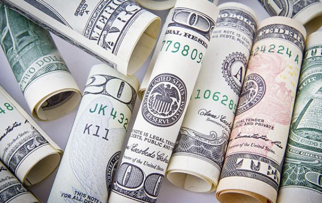 Курс долара на міжбанку в 10:00 зберігся на рівні 25,59 гривень/долар