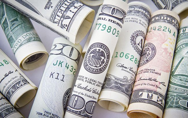 Курс долара на міжбанку в 12:03 знизився до 25,45 гривень/долар