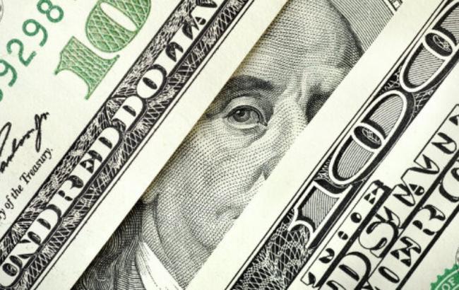 Готівковий курс долара в продажу підвищився до 27,15 гривень 