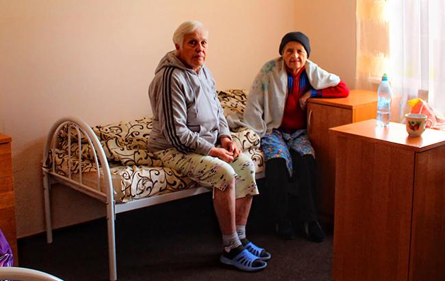 Стало известно, сколько людей умерло от голода в домах престарелых на Донбассе
