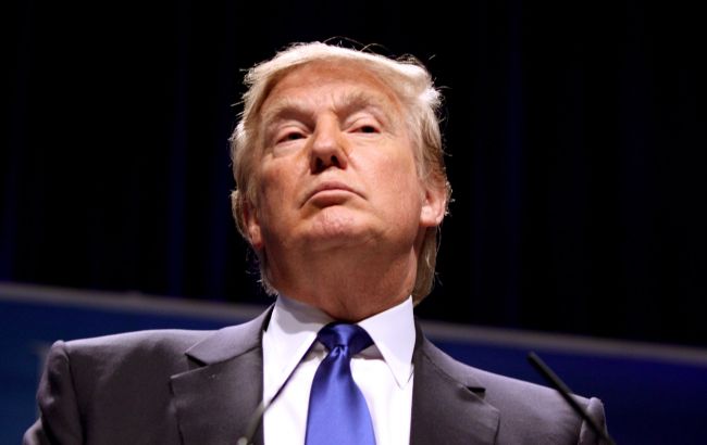 Трамп відштовхнув прем'єра Чорногорії під час відкриття штаб-квартири НАТО в Брюсселі