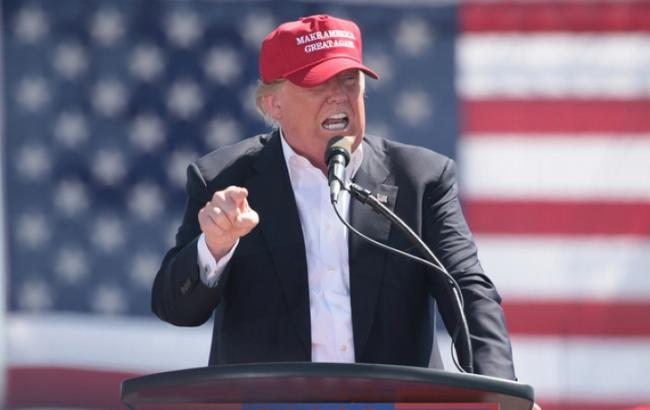 Трамп планує підписати указ про будівництво стіни з Мексикою