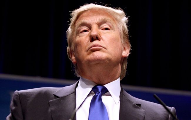 Трамп сократил отрыв от Клинтон по популярности среди избирателей, - опрос