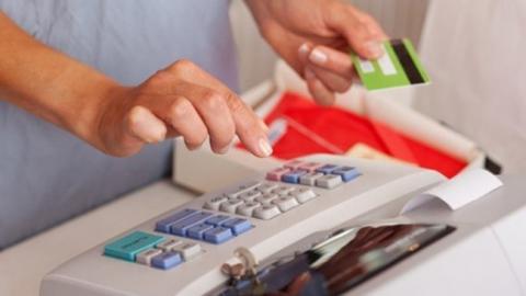 Українці все частіше використовують для розрахунків платіжні картки