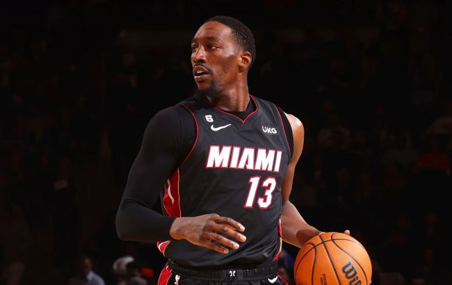 Центровий "Маямі" виконав данк і "осідлав" суперника: момент дня в НБА