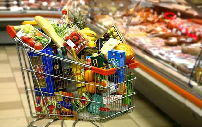 "Я теж так роблю": в мережі поскаржилися на вчинок покупця в київському супермаркеті (фото)