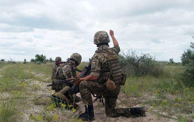 За сутки на Донбассе боевики 18 раз нарушили режим перемирия, - штаб АТО