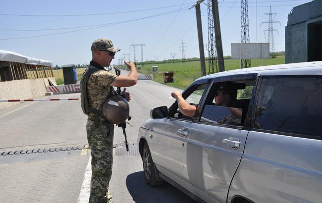КПВВ на линии разграничения за сутки пересекли почти 36 тыс. жителей Донбасса