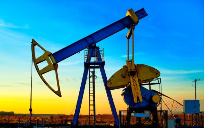 Нефть Brent торгуется ниже 45 долларов за баррель