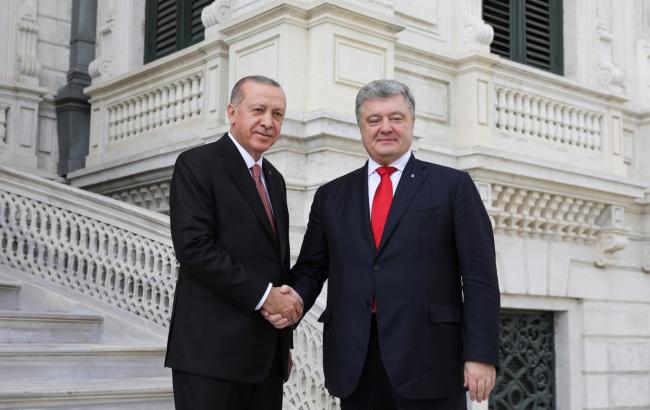 Порошенко в Стамбуле проводит встречу с Эрдоганом