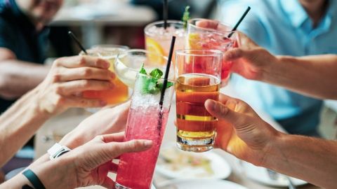 Врачи назвали самый опасный алкоголь: дело не в спирте