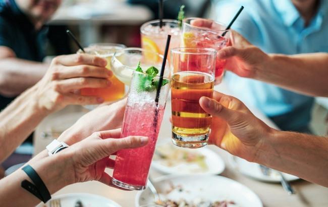 В Днепре школьники ограбили киоск ради выпивки (фото)