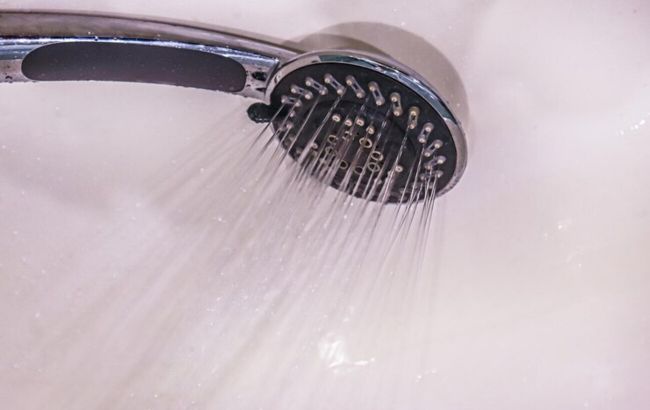 Ось як ефективно почистити душову лійку від нальоту: легкі та швидкі способи