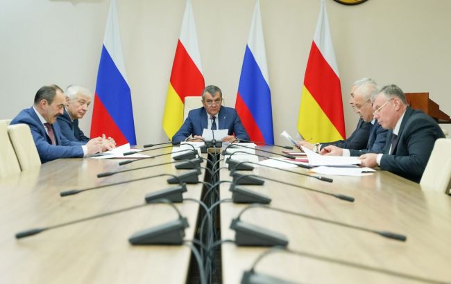 Глава Северной Осетии попал под обстрел в Украине, его "пошатнуло", - СМИ